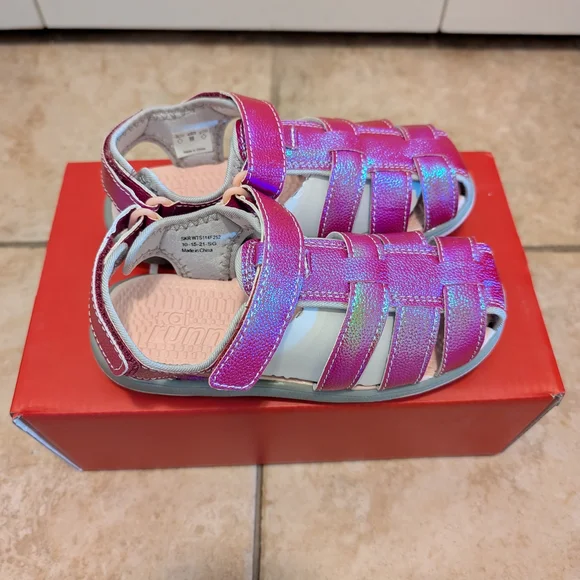 See Kai Run Sandals - Picture 1 of 2